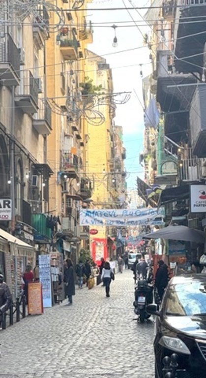 locale commerciale in affitto a Napoli in zona San Lorenzo