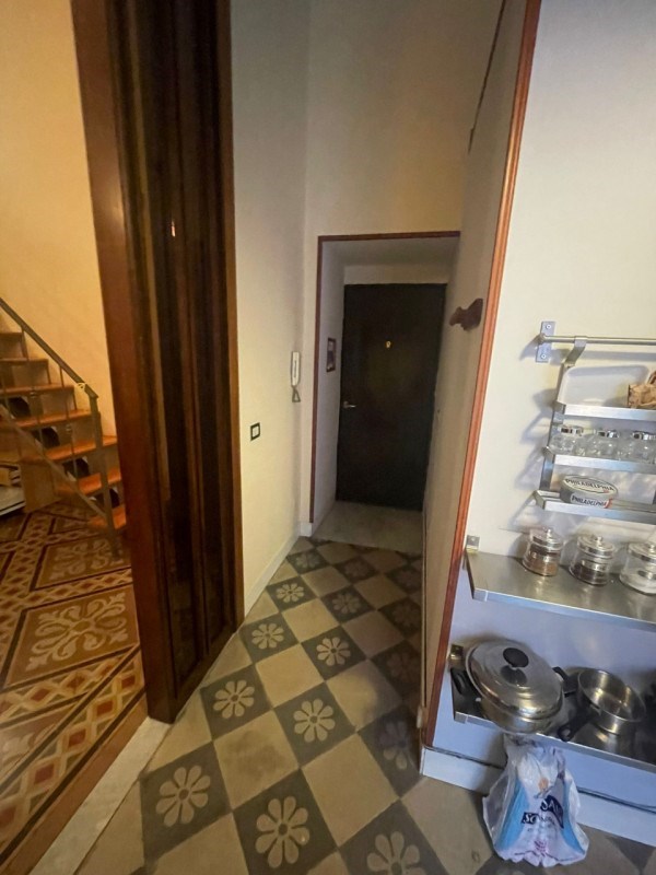 appartamento in affitto a Napoli in zona Chiaia