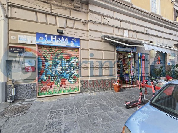 locale commerciale in affitto a Napoli in zona Vicaria