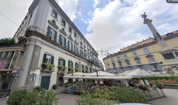 appartamento in affitto a Napoli in zona Chiaia