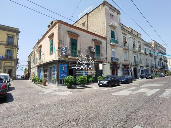 negozio in affitto a Napoli in zona San Giovanni a Teduccio