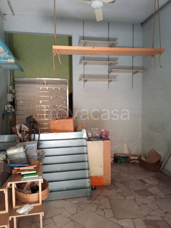negozio in affitto a Napoli in zona Piscinola