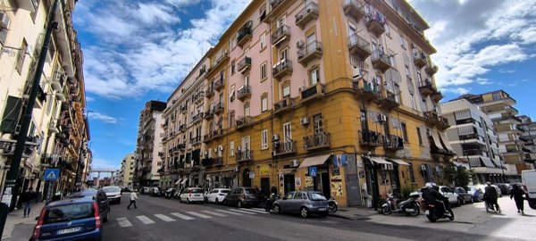 locale commerciale in affitto a Napoli in zona Vicaria
