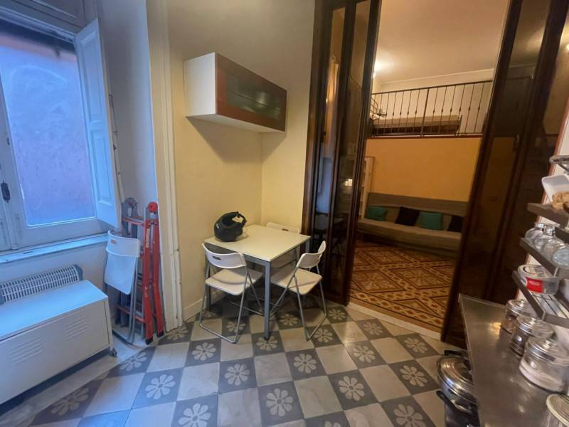 appartamento in affitto a Napoli in zona Chiaia