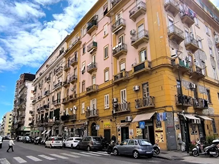 negozio in affitto a Napoli