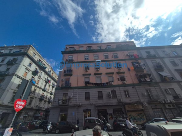negozio in affitto a Napoli in zona Vicaria