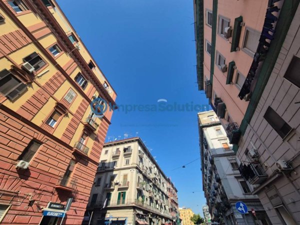 negozio in affitto a Napoli in zona Vicaria