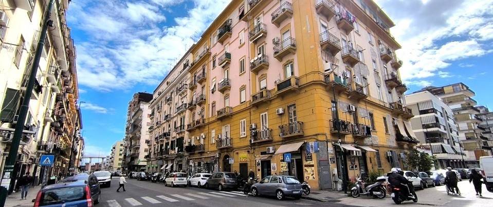 negozio in affitto a Napoli