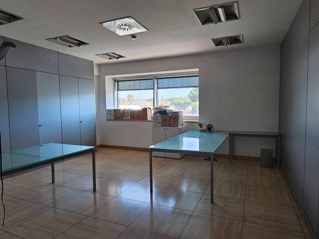 ufficio in affitto a Napoli in zona Fuorigrotta