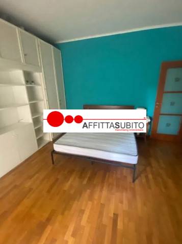 negozio in affitto a Napoli in zona Camaldoli