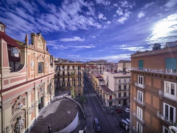 appartamento in affitto a Napoli in zona Chiaia