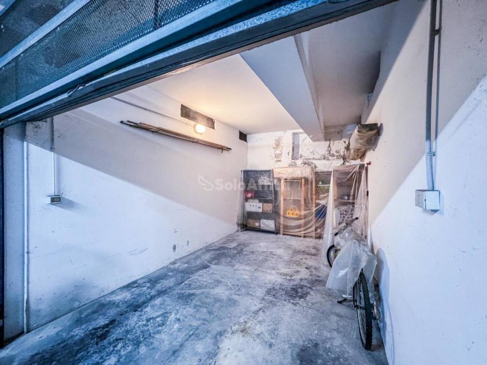 locale di sgombero in affitto a Napoli in zona Vomero