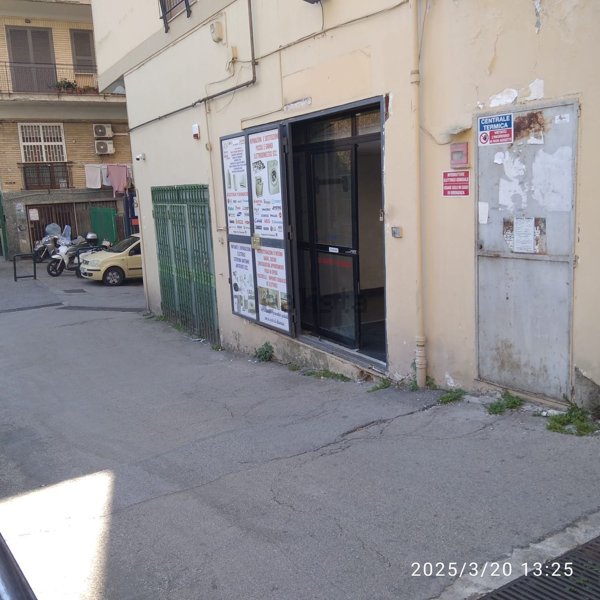 locale commerciale in affitto a Napoli in zona Soccavo