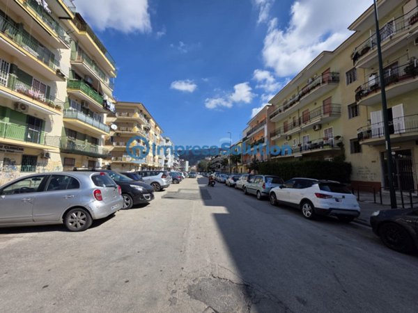 locale commerciale in affitto a Napoli in zona Pianura