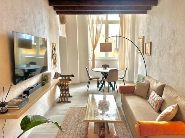 appartamento in affitto a Napoli in zona Stella