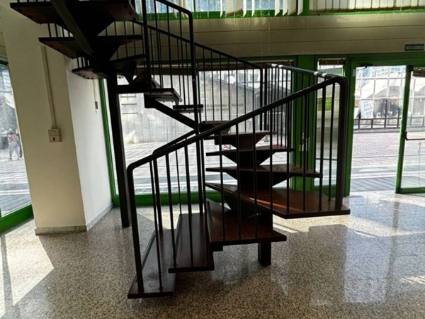negozio in affitto a Napoli in zona Poggioreale