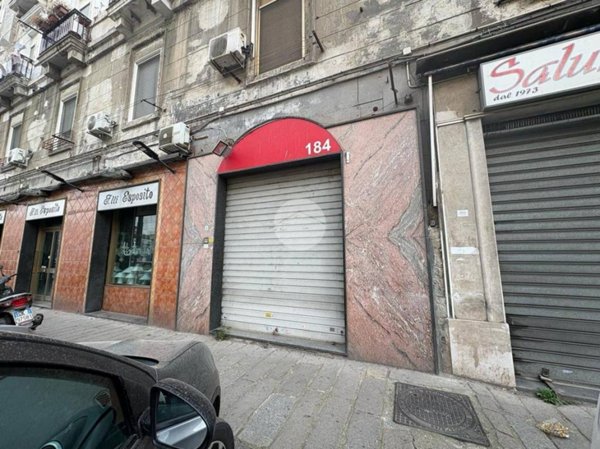 negozio in affitto a Napoli in zona Poggioreale
