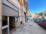 negozio in affitto a Napoli in zona Arenella