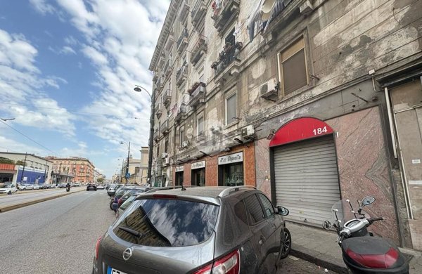 locale commerciale in affitto a Napoli in zona Vicaria