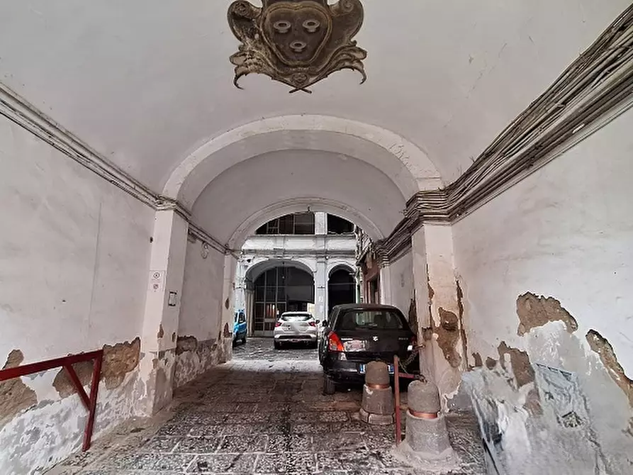 locale di sgombero in affitto a Napoli in zona Stella