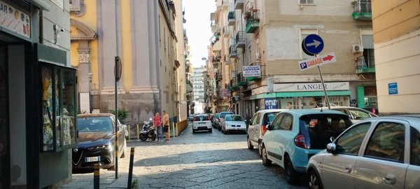 locale commerciale in affitto a Napoli in zona Pendino / San Giuseppe