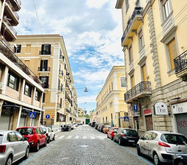 appartamento in affitto a Napoli in zona Chiaia