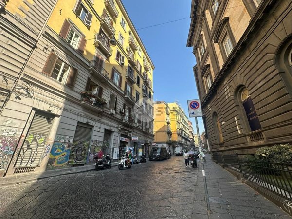 locale commerciale in affitto a Napoli