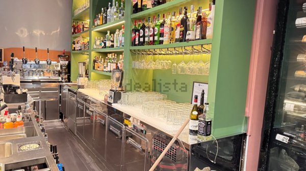 negozio in affitto a Napoli in zona Arenella