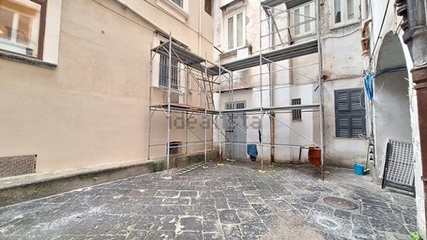 locale commerciale in affitto a Napoli in zona Stella