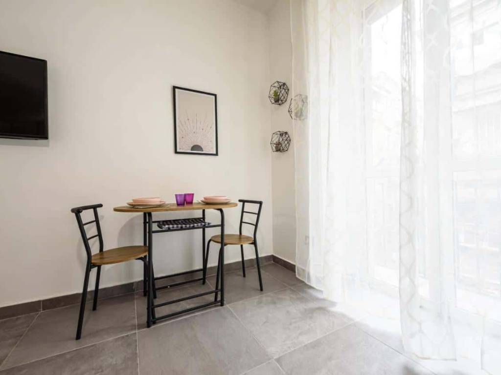 appartamento in affitto a Napoli in zona Stella