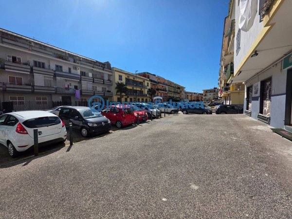locale commerciale in affitto a Napoli in zona Pianura