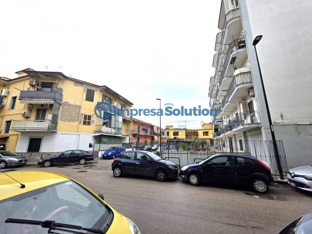 negozio in affitto a Napoli in zona Pianura