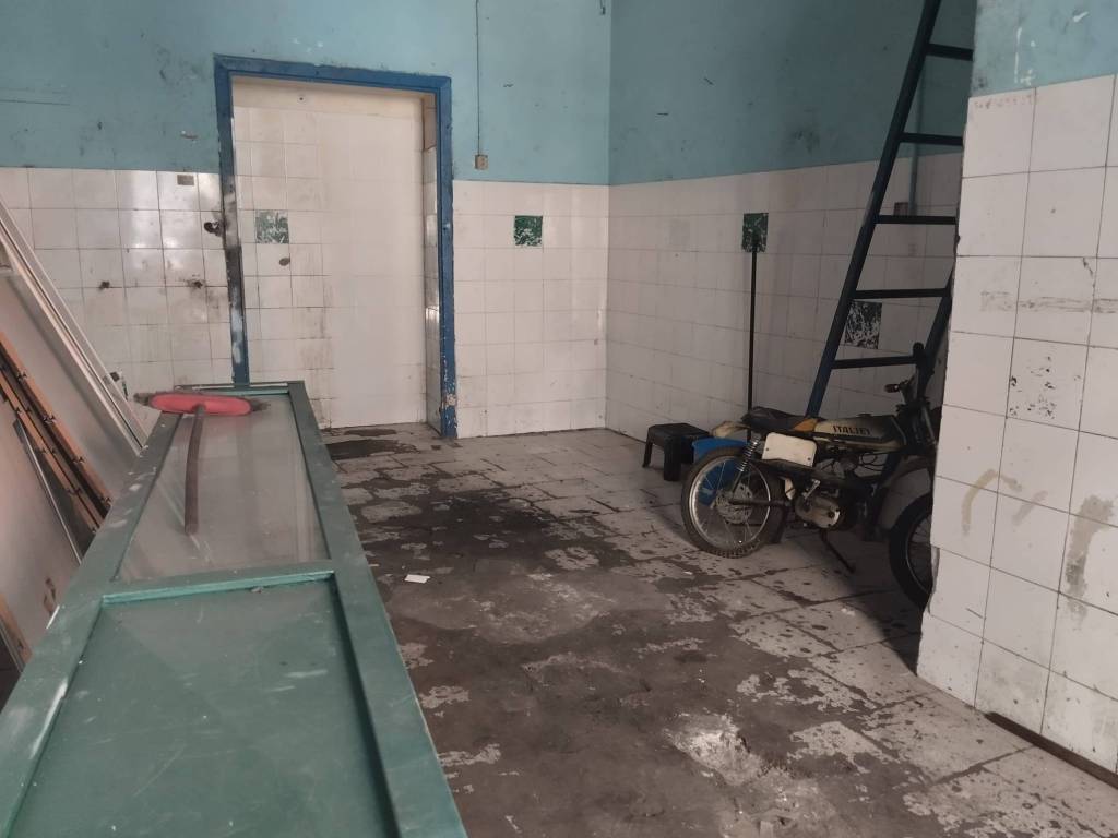 negozio in affitto a Napoli