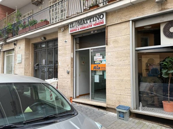 negozio in affitto a Napoli in zona Vomero