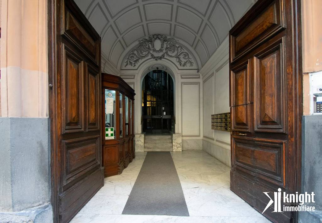 appartamento in affitto a Napoli in zona Chiaia