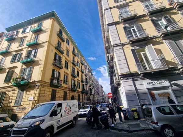 negozio in affitto a Napoli in zona Vomero