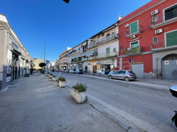 trivano in affitto a Napoli in zona Secondigliano