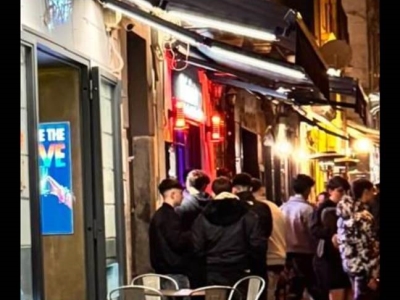 negozio in affitto a Napoli in zona Chiaia