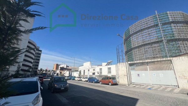 negozio in affitto a Napoli in zona Zona Industriale-Ferrovia