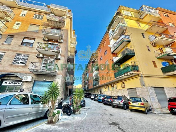 negozio in affitto a Napoli in zona Bagnoli