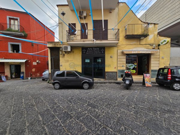 negozio in affitto a Napoli in zona Pianura