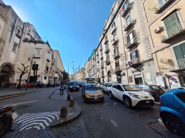negozio in affitto a Napoli