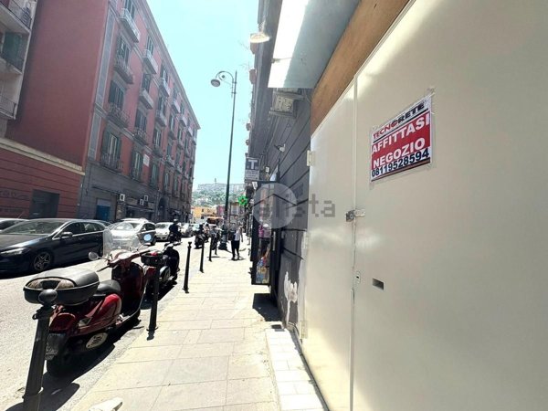negozio in affitto a Napoli