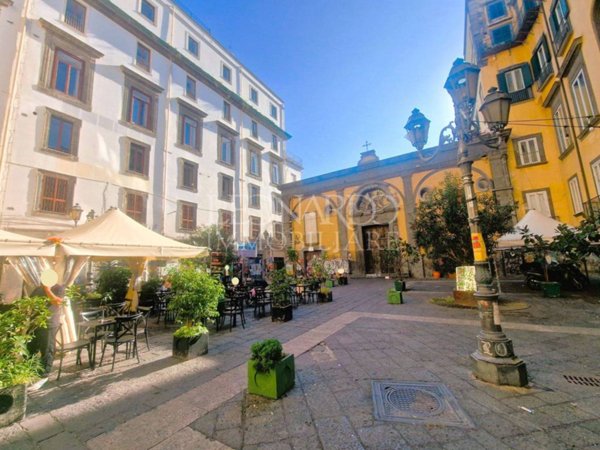 appartamento in affitto a Napoli in zona Mercato