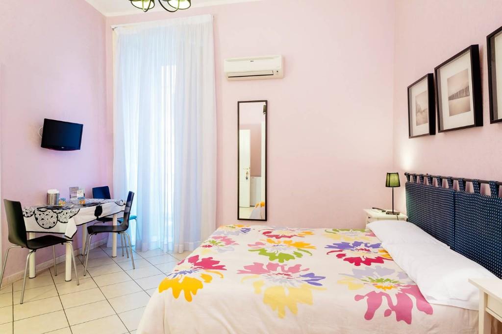 casa indipendente in affitto a Napoli in zona San Ferdinando
