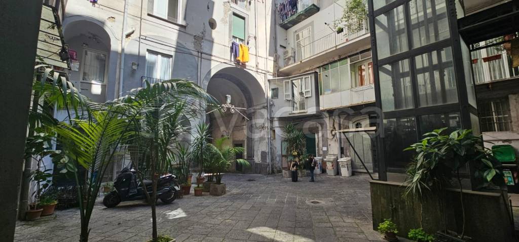 locale commerciale in affitto a Napoli in zona San Lorenzo