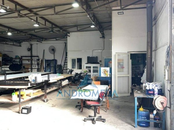 negozio in affitto a Napoli in zona Bagnoli