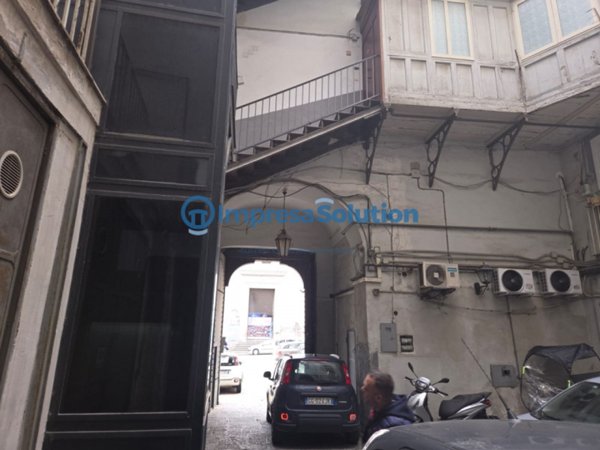locale di sgombero in affitto a Napoli in zona Stella