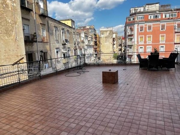 appartamento in affitto a Napoli in zona Stella