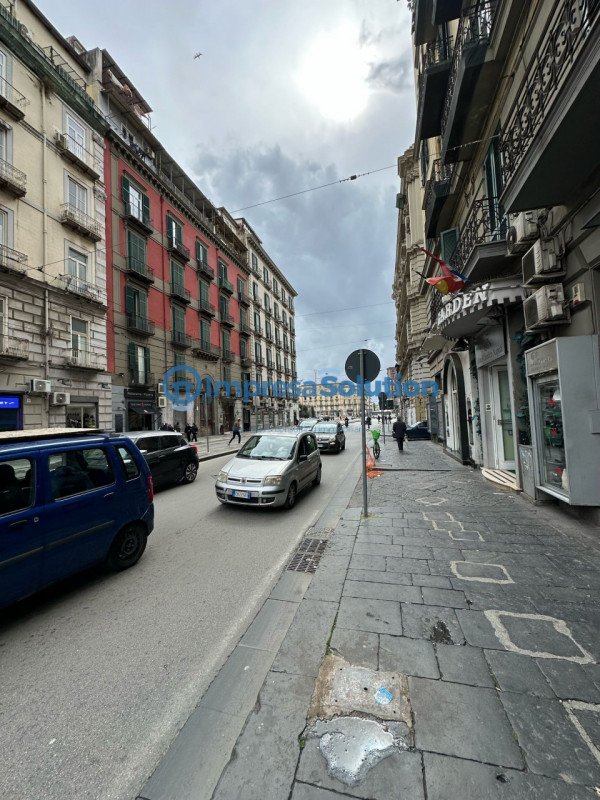 locale commerciale in affitto a Napoli in zona Pendino / San Giuseppe